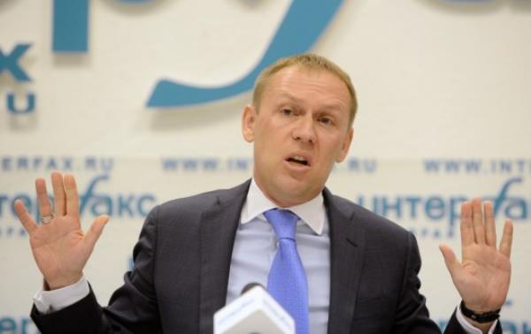 Former Soviet KGB agent and current Russian parliamentarian Andrei Lugovoi gestures while speaking at a press co<em></em>nference in Moscow, on March 12, 2013. Lugovoi is Britain's main suspect in the 2006 polo<em></em>nium poiso<em></em>ning in Lo<em></em>ndon of Kremlin critic Alexander Litvinenko. AFP PHOTO / NATALIA KOLESNIKOVA (Photo credit should read NATALIA KOLESNIKOVA/AFP via Getty Images)