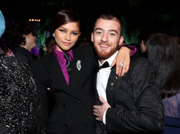 BEVERLY HILLS, CALIFORNIA - MARCH 27: Zendaya and Angus Cloud attend the 2022 Vanity Fair Oscar Party hosted by Radhika Jo<em></em>nes at Wallis Annenberg Center for the Performing Arts on March 27, 2022 in Beverly Hills, California. (Photo by Matt Winkelmeyer/VF22/WireImage for Vanity Fair)